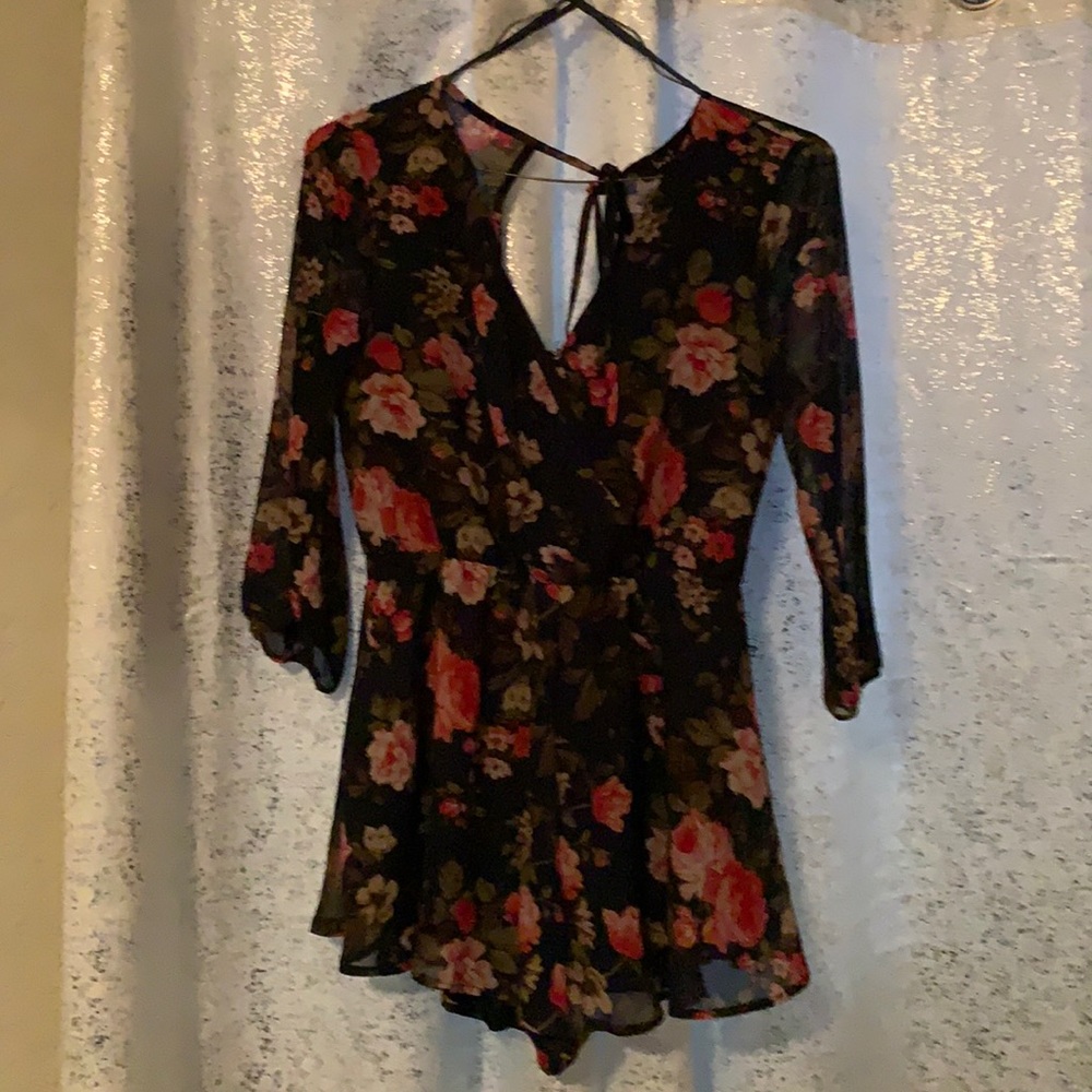 Floral Romper - Picture 1 of 2
